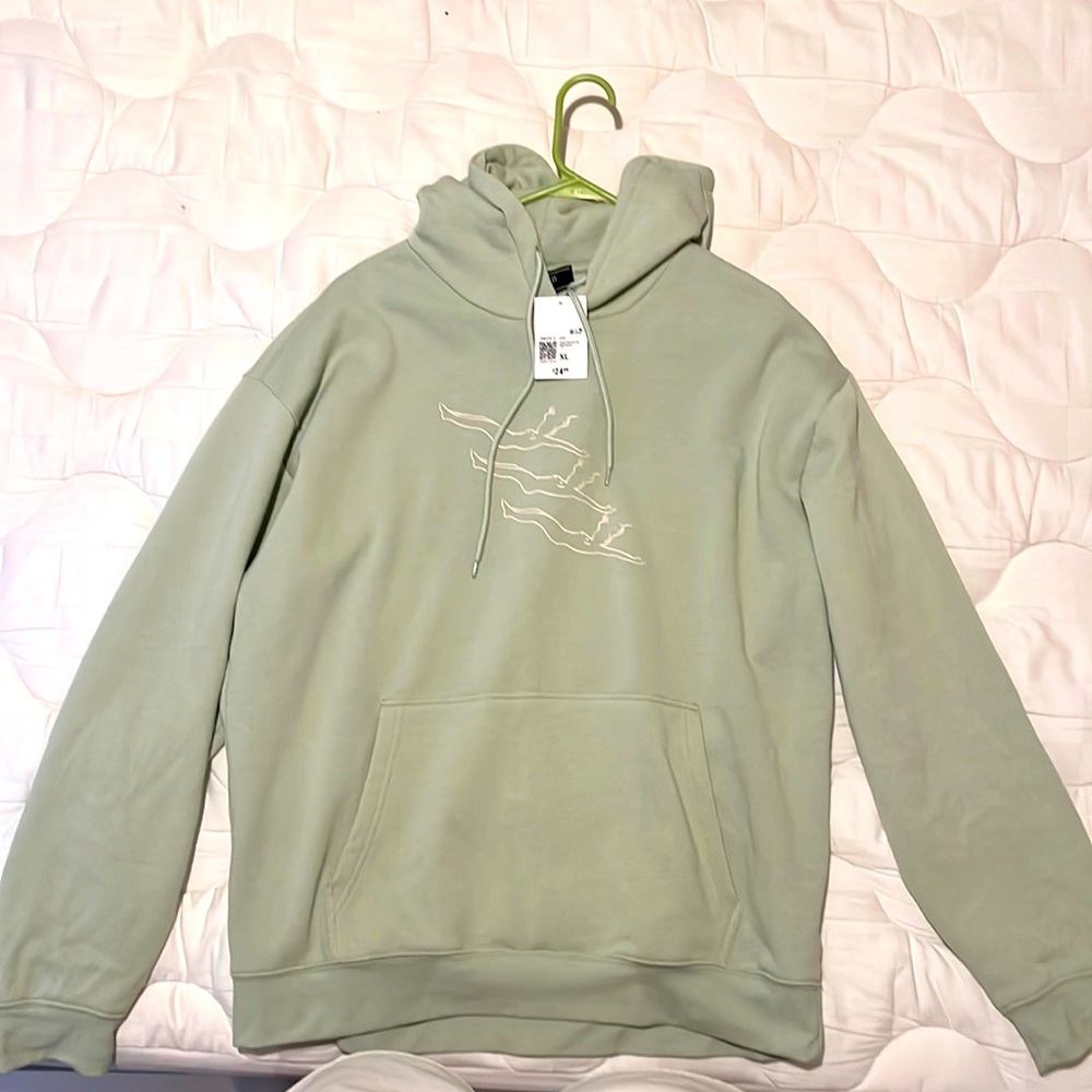 Forever 21 Men’s sweatshirt